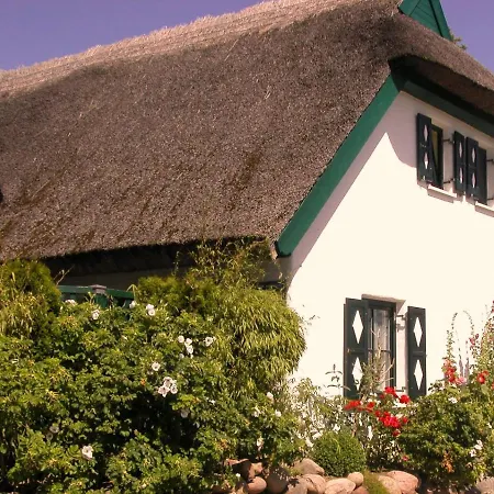 Hébergement de vacances Kapitaenshaus By Interhome Groß Zicker